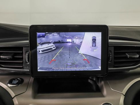 Used 2021 Ford Explorer XLT w/ Equipment Group 202A image 8