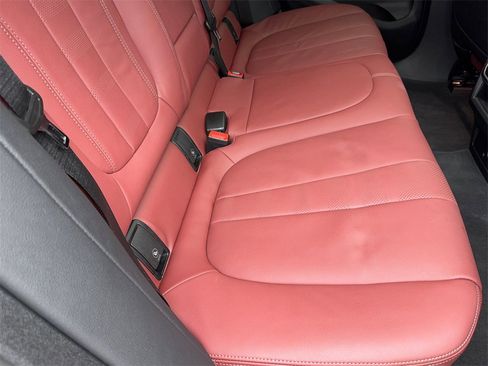 Used 2022 BMW X6 xDrive40i w/ Executive Package image 52