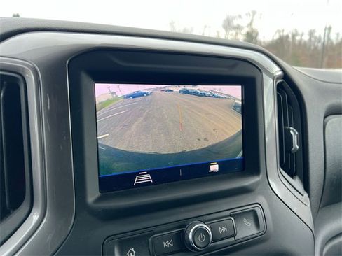 Used 2020 Chevrolet Silverado 1500 Custom w/ Custom Value Package image 14