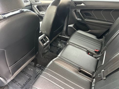Used 2022 Volkswagen Tiguan SE image 13