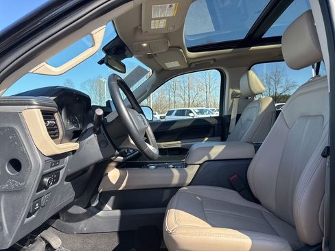 Used 2024 Ford Expedition Max Limited AWD/4WD image 9