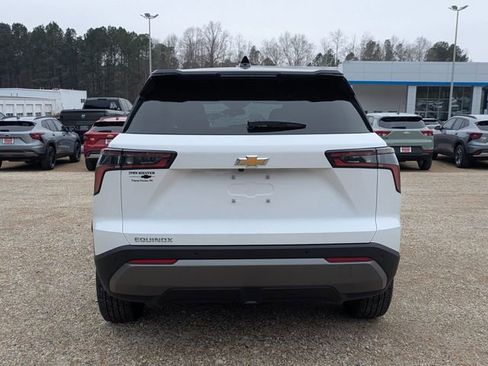 New 2026 Chevrolet Equinox LT image 3
