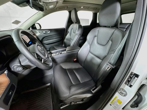 Used 2024 Volvo XC60 B5 Plus w/ Protection Package Premier AWD/4WD image 15