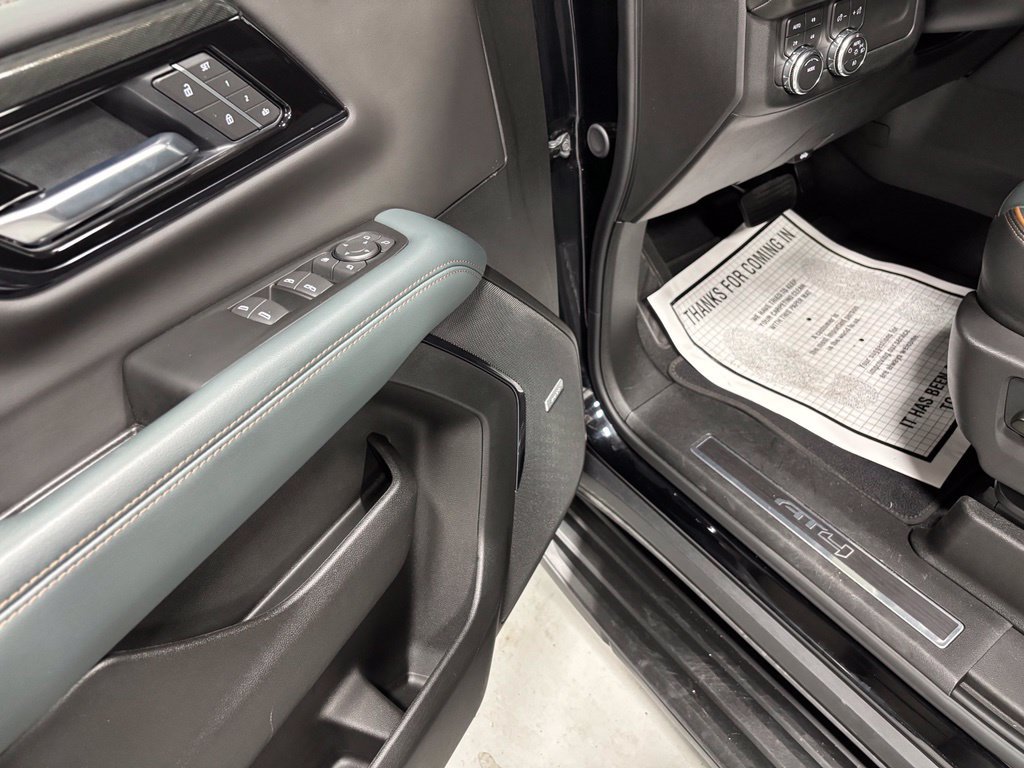 Used 2026 GMC Yukon XL AT4 AWD/4WD image 9