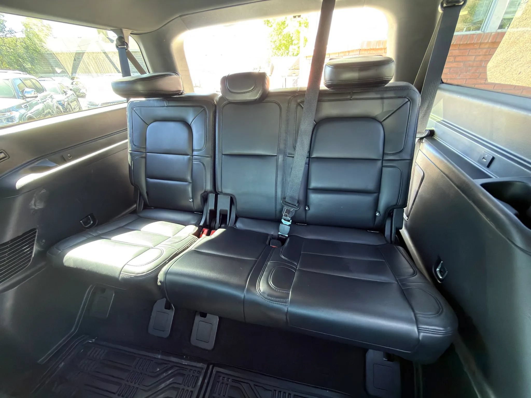 Used 2021 Lincoln Navigator L Reserve AWD/4WD image 3