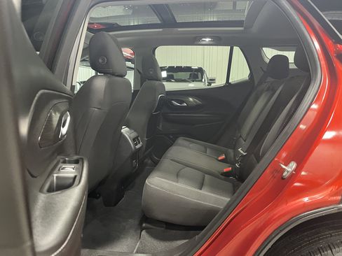 Used 2024 GMC Terrain SLE w/ Driver Convenience Package image 10