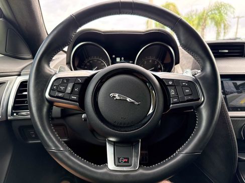 Used 2020 Jaguar F-TYPE SVR AWD/4WD image 29