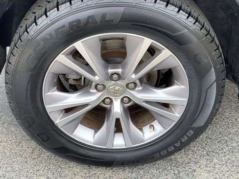 Used 2015 Toyota Highlander Plus image 32