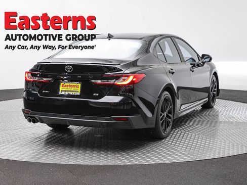Used 2025 Toyota Camry SE FWD image 5