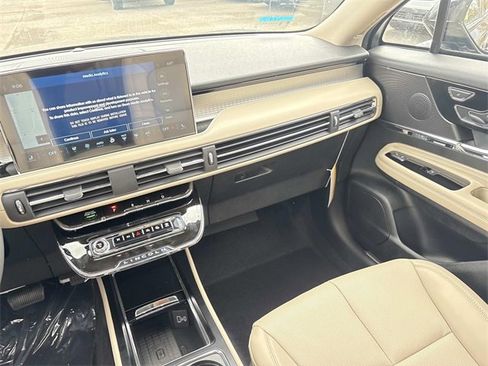 New 2026 Lincoln Corsair Premiere image 15