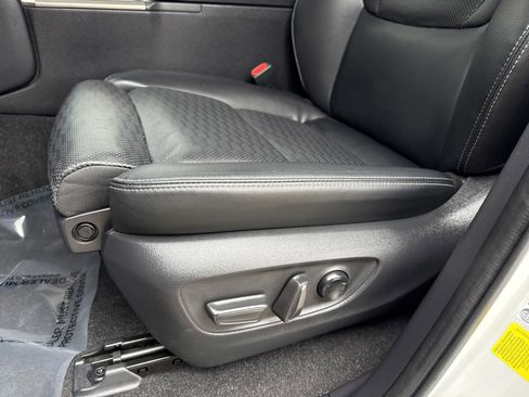 Used 2024 Toyota Land Cruiser image 12