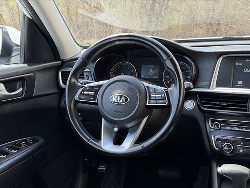 Used 2019 Kia Optima S image 8