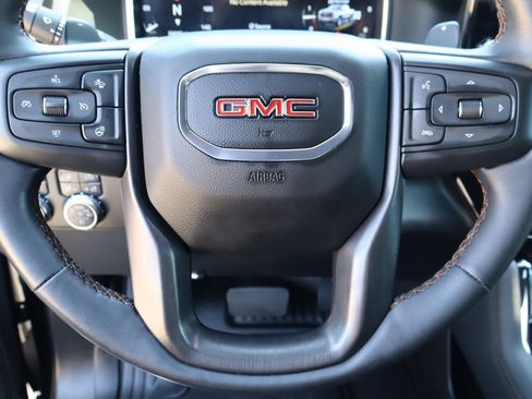 Used 2023 GMC Sierra 1500 AT4 w/ AT4 Premium Package AWD/4WD image 12
