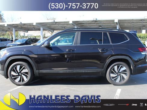 Used 2024 Volkswagen Atlas SE image 2