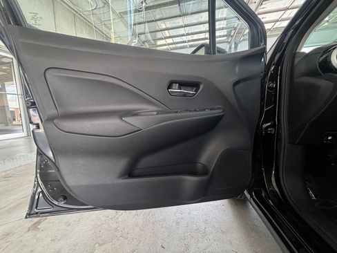 Used 2025 Nissan Versa SV FWD image 18