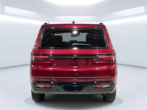 Used 2024 Jeep Wagoneer Series II image 6