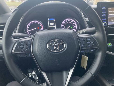 Used 2022 Toyota Camry SE image 12