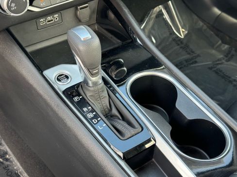 Used 2024 Nissan Altima 2.5 SV image 32