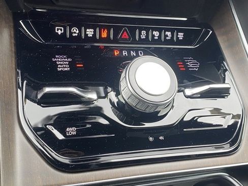 New 2024 Jeep Grand Wagoneer Series I w/ HD Trailer Tow Package image 24