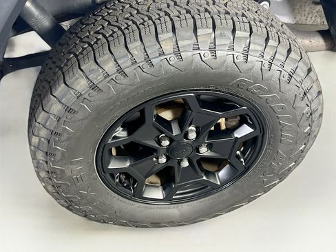 Used 2022 Jeep Gladiator Willys image 27