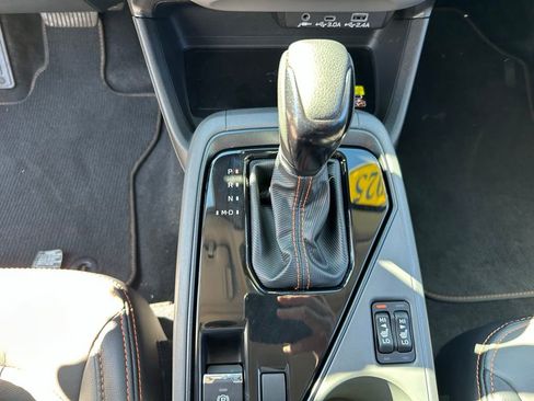 Used 2025 Subaru Crosstrek 2.5i Limited w/ Popular Package #3A image 28