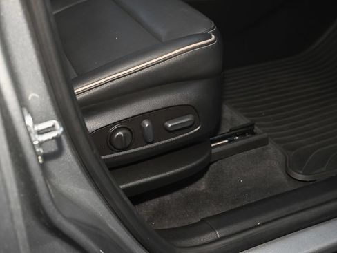 Used 2023 Chevrolet Traverse Premier w/ Redline Edition FWD image 47