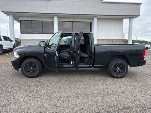 Used 2017 RAM 1500 Express AWD/4WD image 4