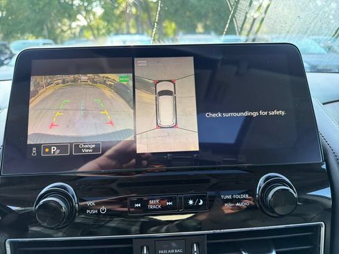 Used 2021 Nissan Armada SL w/ Captain's Chairs Package RWD image 28