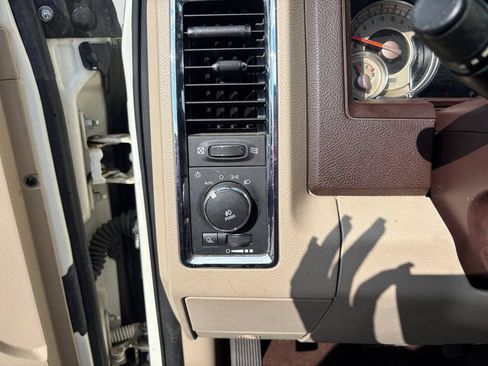 Used 2016 RAM 1500 Laramie Longhorn AWD/4WD image 17