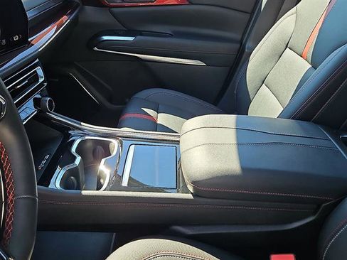 Used 2024 Chevrolet Traverse RS w/ LPO, Floor Liner Package image 20