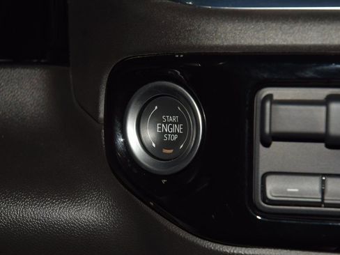 Used 2024 GMC Sierra 1500 SLT w/ SLT Premium Plus Package image 32