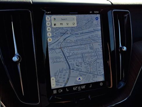 Used 2024 Volvo XC60 B5 Plus w/ Protection Package Premier image 22