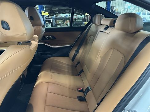 Used 2025 BMW 330i Sedan image 25