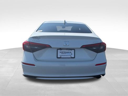 Used 2023 Honda Civic Sport image 4