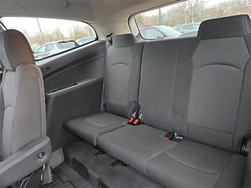 Used 2017 Chevrolet Traverse LT w/ Style and Technology Package image 26