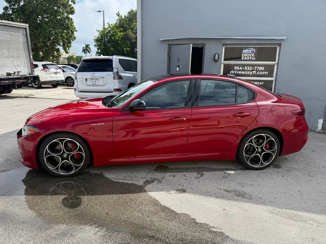Used 2023 Alfa Romeo Giulia Veloce RWD image 3