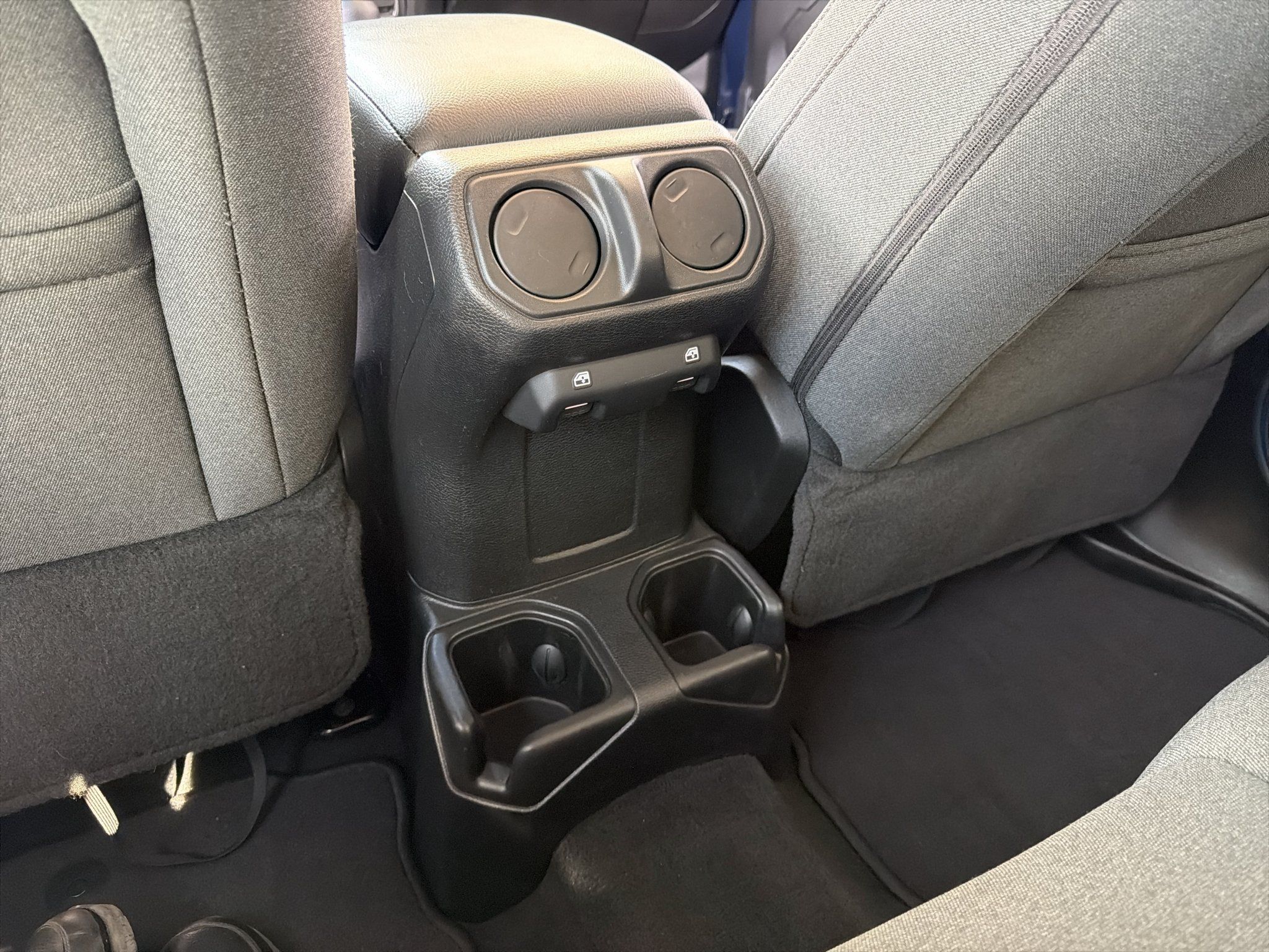 Used 2025 Jeep Wrangler Unlimited Sport AWD/4WD image 15