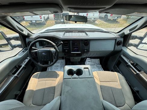 Used 2014 Ford F250 XL w/ Power Equipment Group image 14