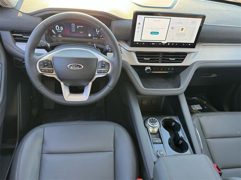 New 2026 Ford Explorer Active w/ Active Comfort Package image 10