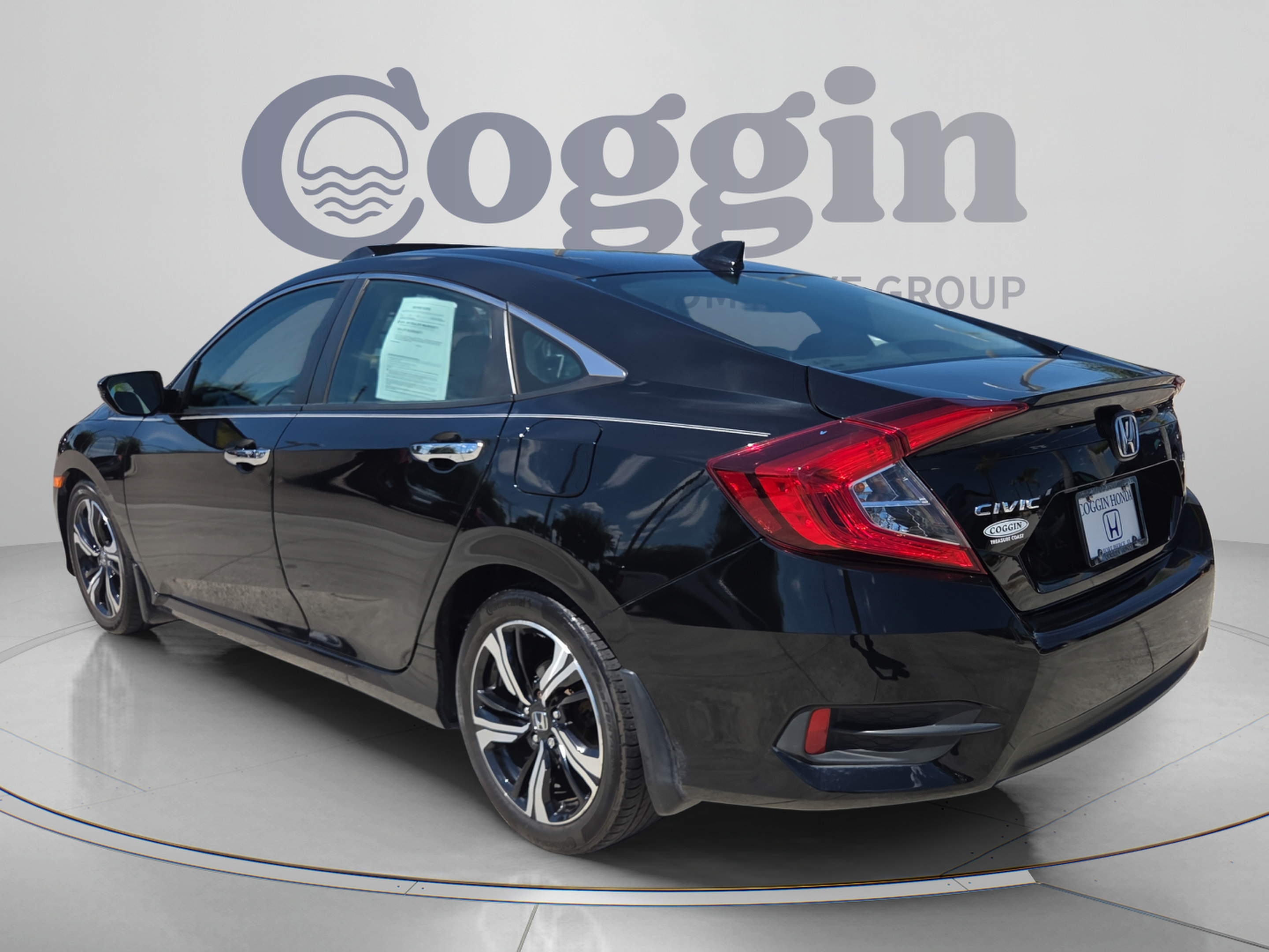 Used 2016 Honda Civic Touring image 3