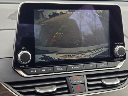 Used 2025 Nissan Altima 2.5 SV FWD image 24