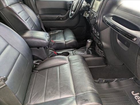 Used 2012 Jeep Wrangler Unlimited Sahara AWD/4WD image 19