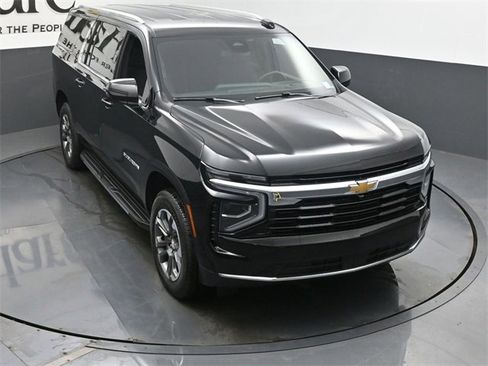 New 2025 Chevrolet Suburban LS image 26