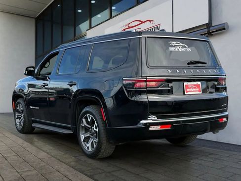 Used 2024 Jeep Wagoneer Series III w/ HD Trailer Tow Package image 6