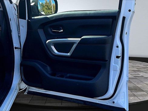 Used 2023 Nissan Titan SV image 26