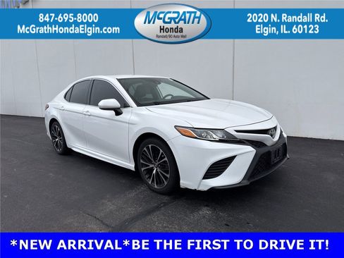 Used 2019 Toyota Camry SE image 1
