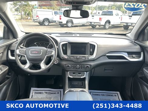 Used 2023 GMC Terrain SLE w/ Driver Convenience Package image 15