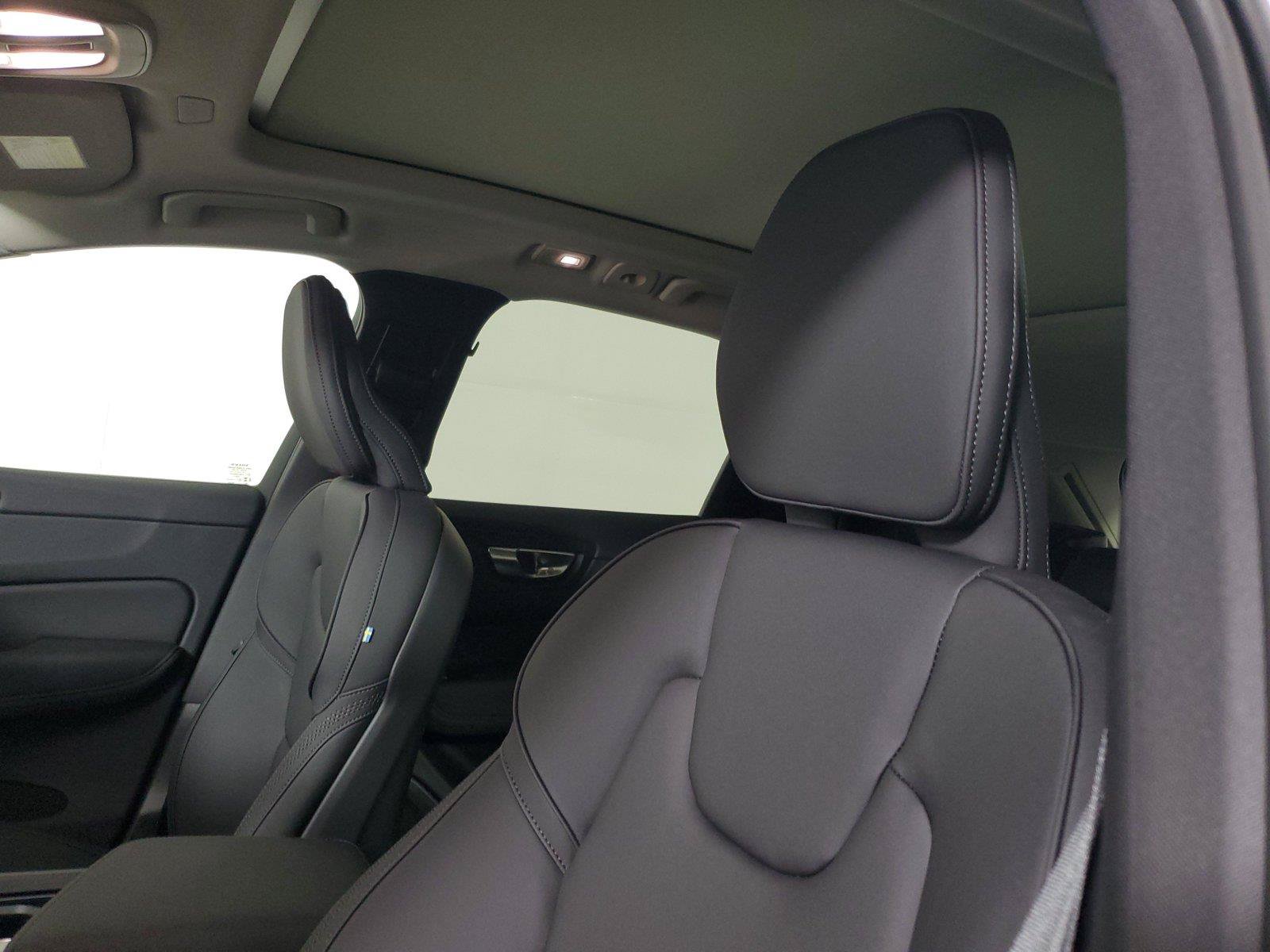 New 2027 Volvo XC60 B5 Core AWD/4WD image 23