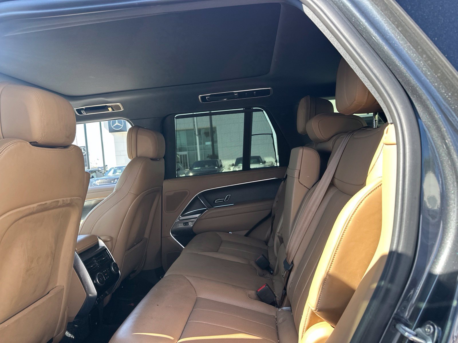 Certified 2025 Land Rover Range Rover SE AWD/4WD image 16
