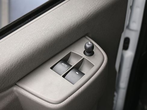 Used 2024 Chevrolet Express 2500 w/ Driver Convenience Package image 17